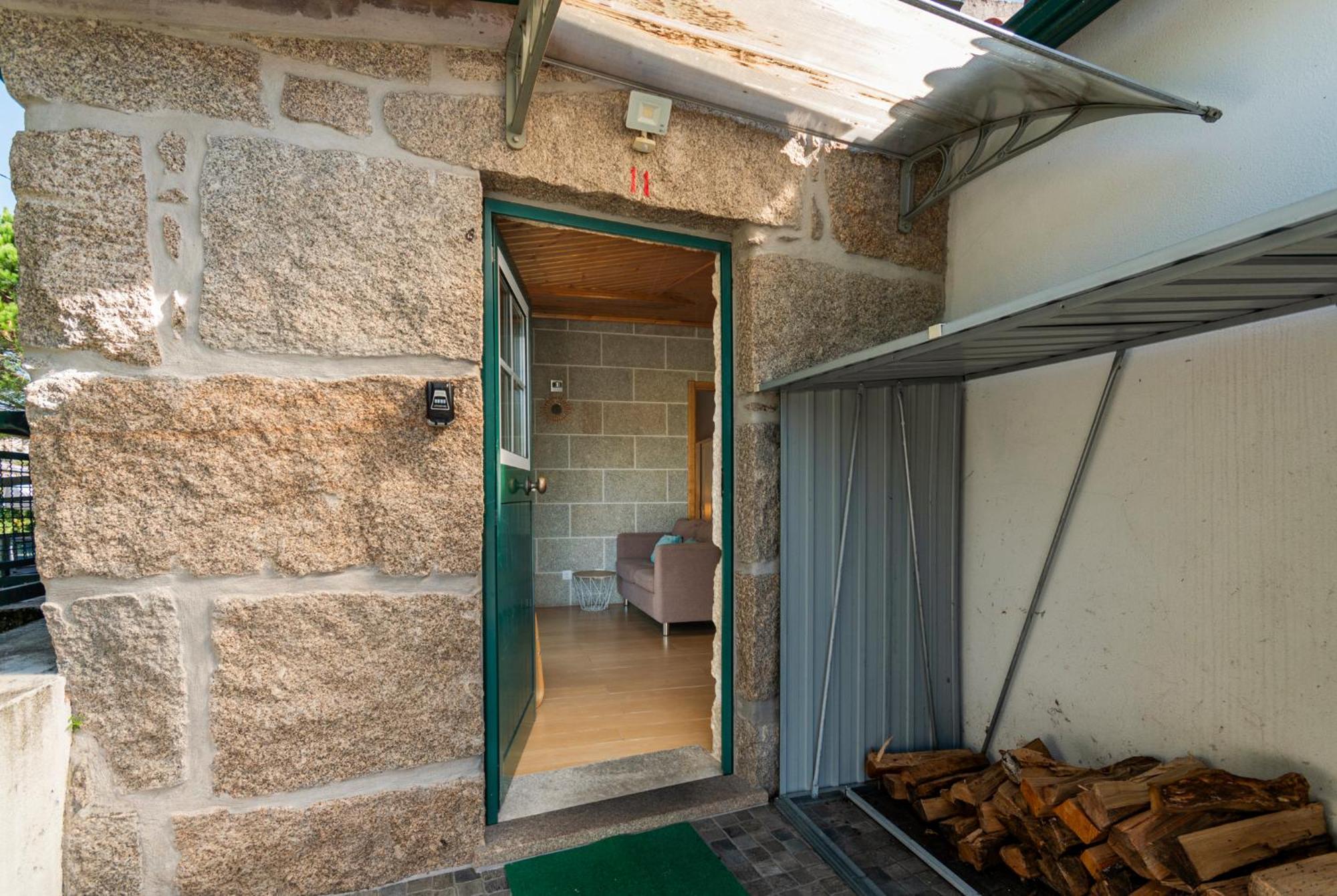 Casa Rustica T2 Com Salamandra E Cozinha - Seia - Serra Da Estrela - Casa Do Loureiro II Bagian luar foto