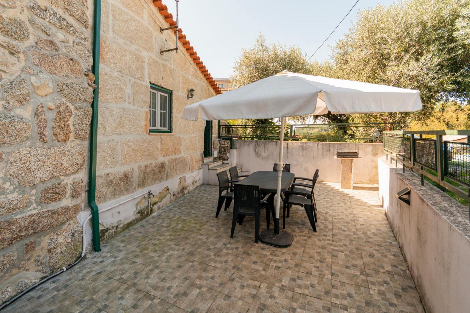 Casa Rustica T2 Com Salamandra E Cozinha - Seia - Serra Da Estrela - Casa Do Loureiro II Bagian luar foto